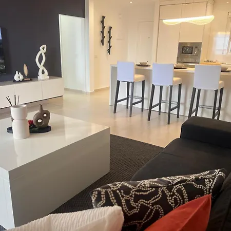Апартаменти Golden View Адехе